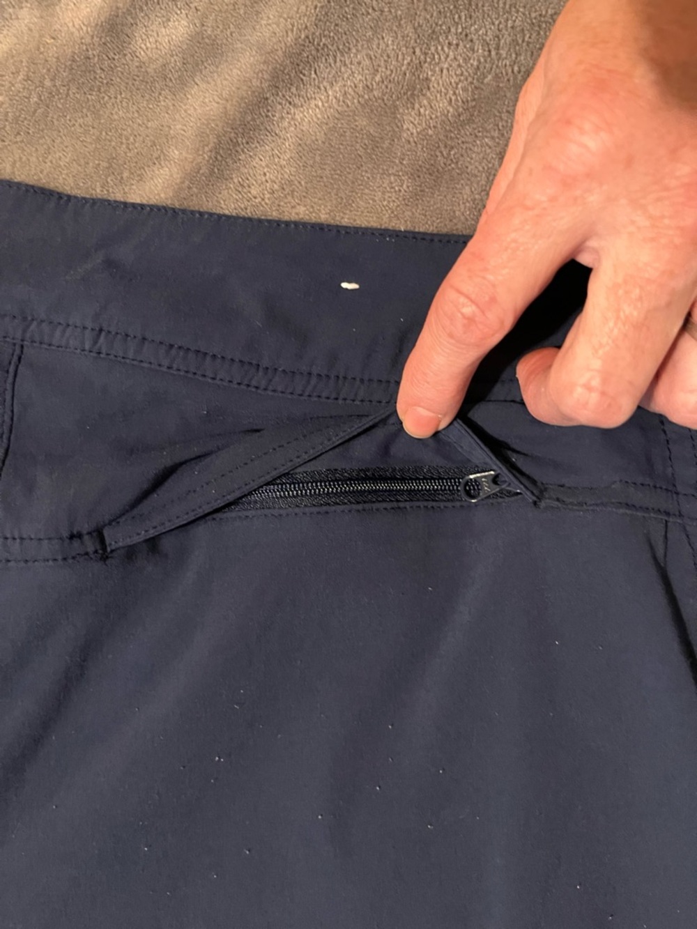 Columbia woman’s shorts size 10 - Picture 3 of 4